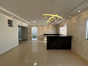 Casa Moderna Com Piscina no Setor Sul 3� Etapa